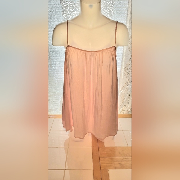 Vince Camuto pink cold shoulder top size L - Picture 2 of 5